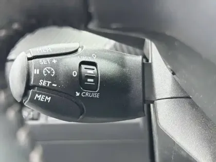 Photo 66 Peugeot 2008  BlueHDi 130 S&S EAT8