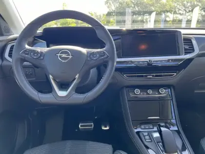 Photo 41 Opel Grandland  Hybrid 225 ch BVA8