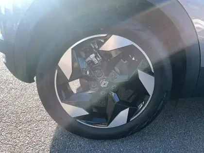 Photo 21 Renault Captur  E-Tech full hybrid 145 ch