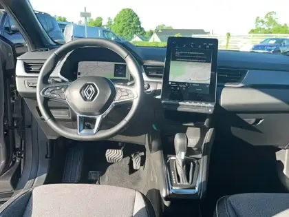 Photo 9 Renault Captur  E-Tech full hybrid 145 ch