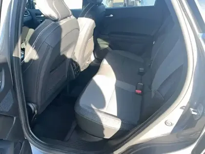 Photo 15 Renault Captur  E-Tech full hybrid 145 ch