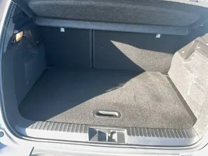 Photo 17 Renault Captur  E-Tech full hybrid 145 ch