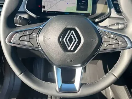 Photo 14 Renault Captur  E-Tech full hybrid 145 ch