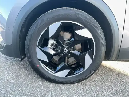 Photo 18 Renault Captur  E-Tech full hybrid 145 ch