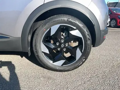 Photo 19 Renault Captur  E-Tech full hybrid 145 ch