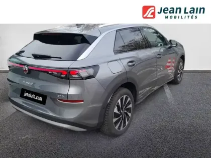 Photo 21 Volkswagen T-roc  1.5 eTSI EVO2 Hybrid 150 ch DSG7
