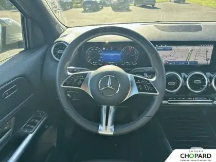 Photo 15 Mercedes GLA  250 e 8G-DCT