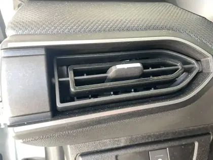 Photo 52 Dacia Sandero  SCe 65