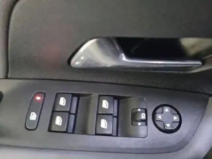 Photo 66 Opel Mokka  Electrique 136 ch & Batterie 50 kWh