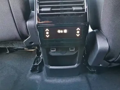 Photo 14 Peugeot 5008  Electrique 230 ch 97 kWh Grande autonomie