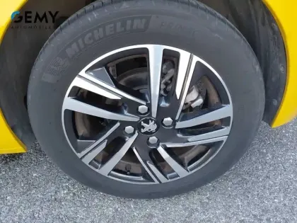 Photo 48 Peugeot 208  PureTech 100 S&S EAT8