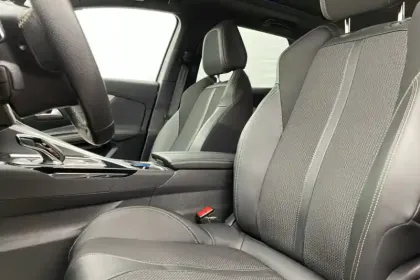 Photo 66 Peugeot 3008  Puretech 130ch S&S EAT8