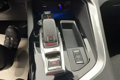 Photo 18 Peugeot 3008 Gén. II Ph2 GT 5