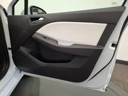 Photo 61 Renault Clio  E-Tech 140 - 21N