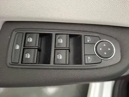 Photo 71 Renault Clio  E-Tech 140 - 21N