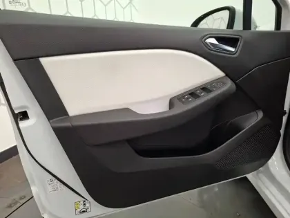 Photo 62 Renault Clio  E-Tech 140 - 21N