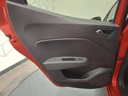 Photo 12 Renault Clio Gén. V (BJA) Ph2 esprit Alpine 5