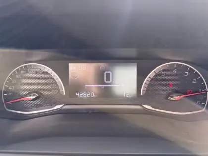 Photo 20 Peugeot 208 Gén. II Ph1 NG Like 5