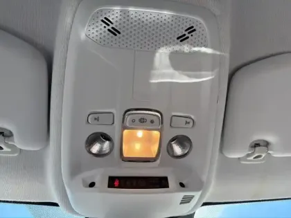 Photo 25 Peugeot 208 Gén. II Ph1 NG Like 5