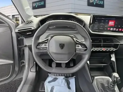 Photo 11 Peugeot 208  PureTech 100 S&S BVM6 Active