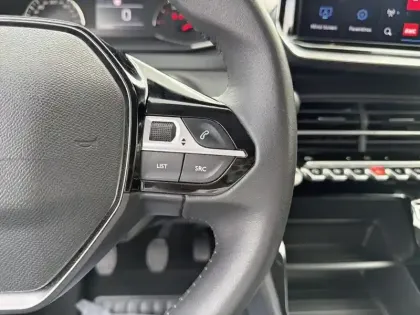 Photo 27 Peugeot 208  PureTech 100 S&S BVM6 Active