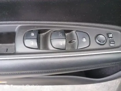 Photo 19 Renault Koleos Gén. II Ph1 Initiale Paris 5