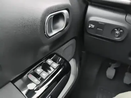 Photo 19 Citroën C3 Gén. III Ph2 Shine 5