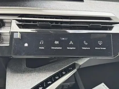 Photo 12 Peugeot 5008  Hybrid 136 e-DCS6 Allure