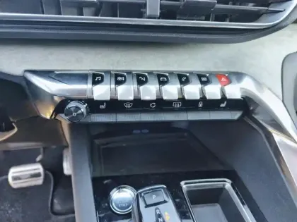 Photo 12 Peugeot 5008 Gén. II Ph2 GT 5