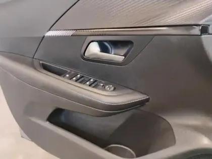 Photo 19 Peugeot 208  Turbo 100 ch BVM6 Allure