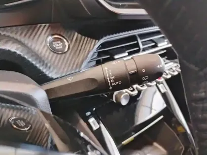 Photo 17 Peugeot 208  Turbo 100 ch BVM6 Allure