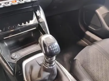 Photo 23 Peugeot 208  Turbo 100 ch BVM6 Allure