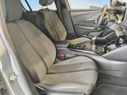 Photo 8 Peugeot 208  Turbo 100 ch BVM6 Allure