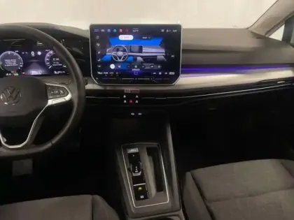 Photo 9 Volkswagen Golf 1.5 eHybrid 204 DSG6 VW Edition