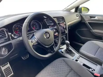 Photo 8 Volkswagen Golf 1.0 TSI 115 DSG7 Connect