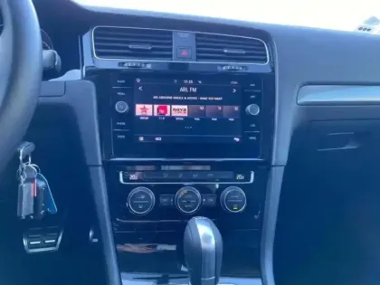 Photo 9 Volkswagen Golf 1.0 TSI 115 DSG7 Connect