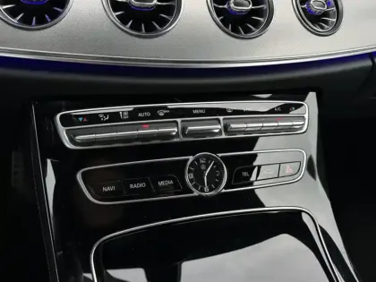 Photo 46 Mercedes CLA E 200 Cabriolet Executive