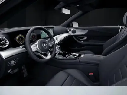 Photo 8 Mercedes CLA E 200 Cabriolet Executive