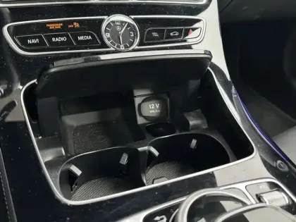 Photo 45 Mercedes CLA E 200 Cabriolet Executive
