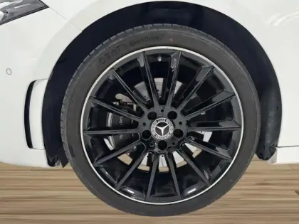 Photo 8 Mercedes Classe A Gén. IV (W177) Ph1 AMG Line 5