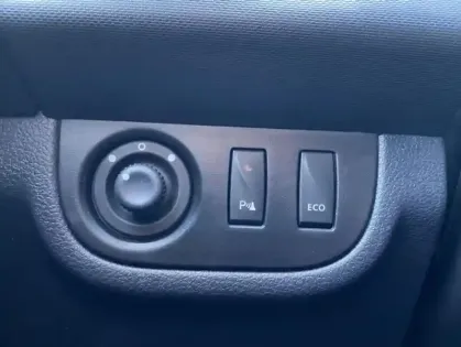 Photo 6 Dacia Sandero 15 Ans TCe 100