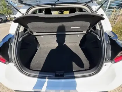 Photo 8 Toyota Yaris Hybride 116H Design MY22