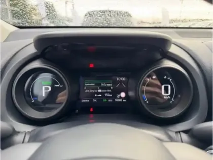 Photo 13 Toyota Yaris Hybride 116H Design MY22