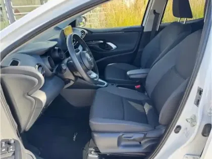 Photo 16 Toyota Yaris Hybride 116H Design MY22