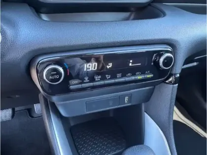 Photo 19 Toyota Yaris Hybride 116H Design MY22