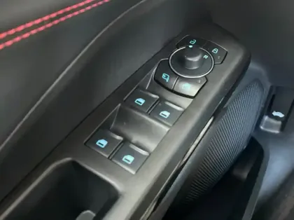 Photo 5 Ford Puma 1.0 EcoBoost Hybrid 155ch ST-Line S&S Powershift