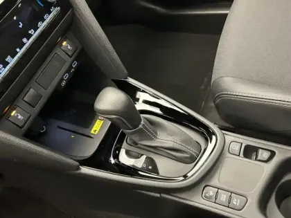 Photo 12 Toyota Yaris Gén. I Ph1 NG Première 5