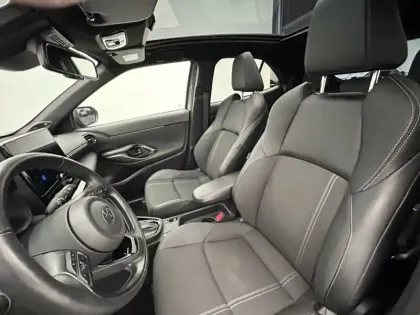 Photo 15 Toyota Yaris Gén. I Ph1 NG Première 5