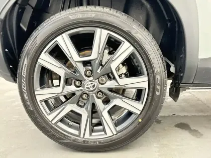 Photo 8 Toyota Yaris Gén. I Ph1 NG Première 5