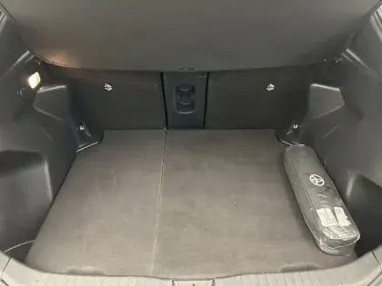 Photo 9 Toyota Yaris Gén. I Ph1 NG Première 5